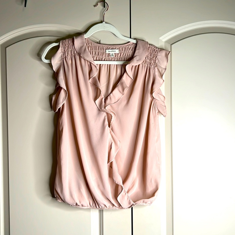 Max Studio Blouse. Sized Medium. Dusty pink/nude
